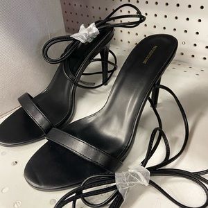 Pretty little thing Strap on heels